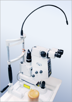 ヤグレーザー手術装置「YC-1800」(NIDEK社製)の写真